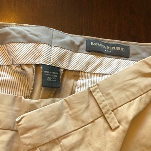 Banana republic men’s khakis. Never been worn